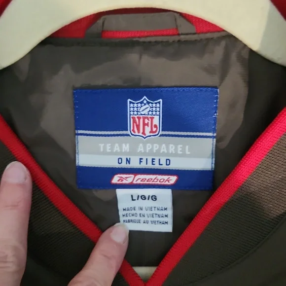 Buccaneers Pullover - Picture 5 of 7